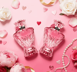 Perfume with persimmon and bergamot